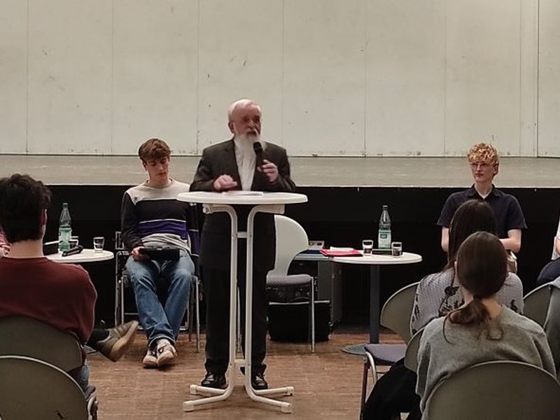 Titelbild für Beitrag: Religion und Politik - Christliche Haltung in herausfordernder Zeit