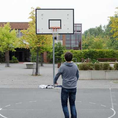 Bild: Schulhof Basketball.png