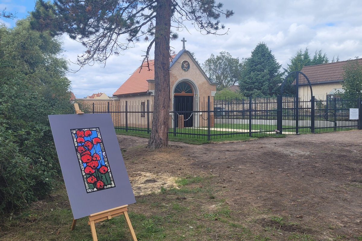 Titelbild für Beitrag: Feierliche Eröffnung des Sinti-Mausoleums in Osendorf