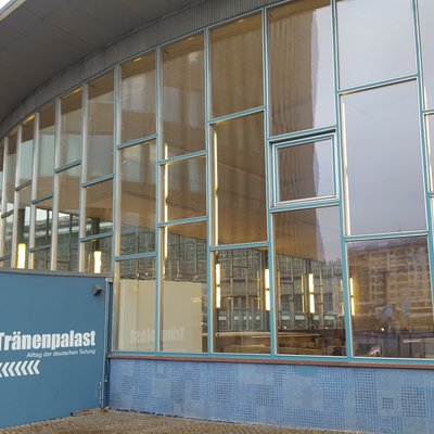 Bild: DDA-Tränenpalast.jpg