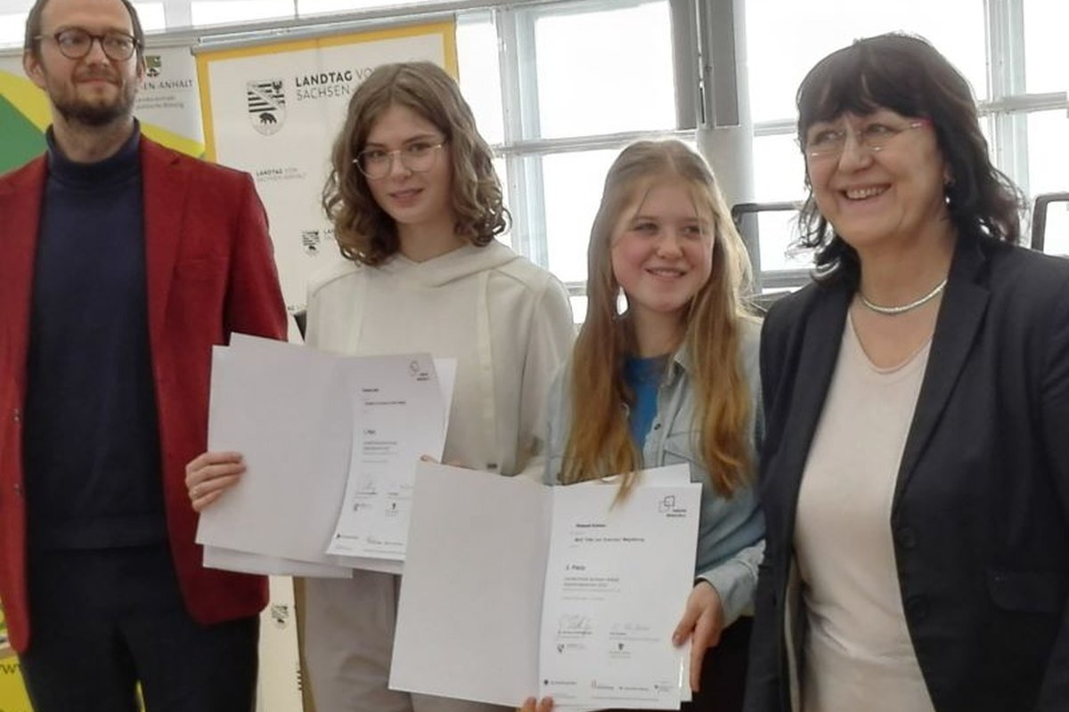 Titelbild für Beitrag: Johanna Guse siegt im Landeswettbewerb „Jugend debattiert“