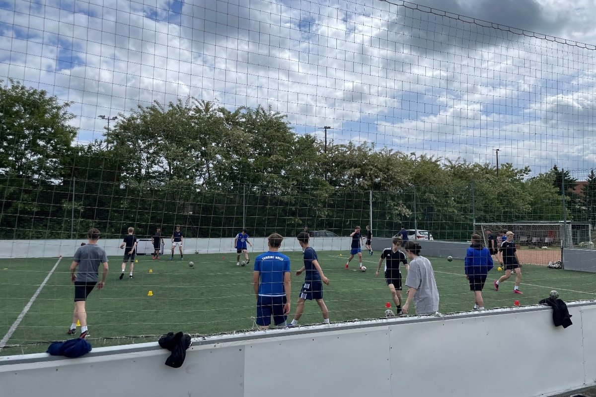 Titelbild für Beitrag: Fußball-Kompaktkurs Jahrgang 11_2025